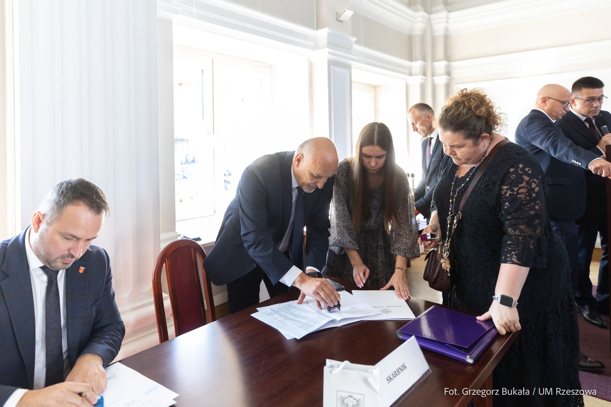 zdjęcie z uroczystego podpisania um&oacute;w dotacyjnych w Urzędzie Wojew&oacute;dzkim w Rzeszowie, fot. Grzegorz Bukała, Urząd Miasta Rzeszowa